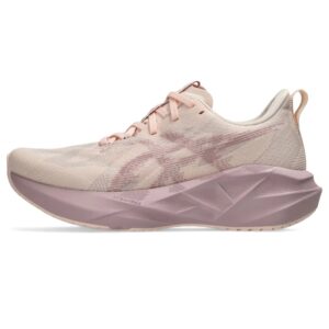 Tênis ASICS Novablast 5 - Feminino - Rosa/Bege